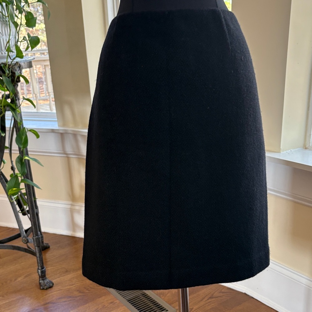 Elegant Black Wrap Mini Skirt - Picture 4 of 9